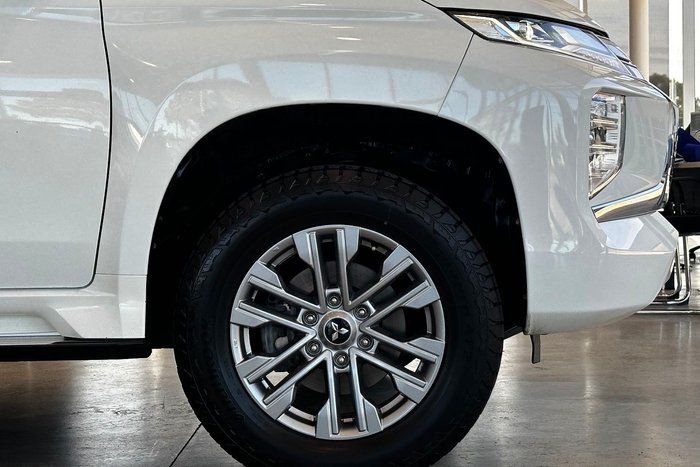 2020 Mitsubishi Pajero Sport GLX