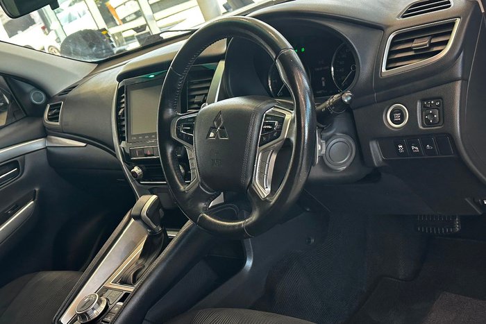 2020 Mitsubishi Pajero Sport GLX