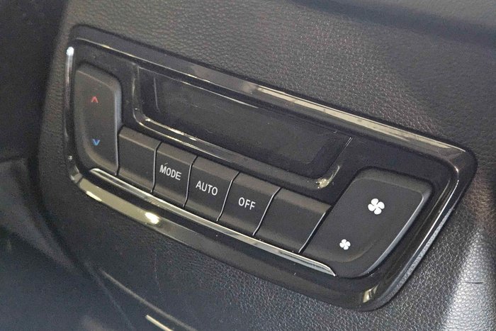 2022 LDV D90 Executive