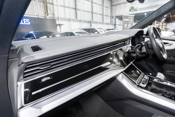 2023 Audi Q7 55 TFSI S line