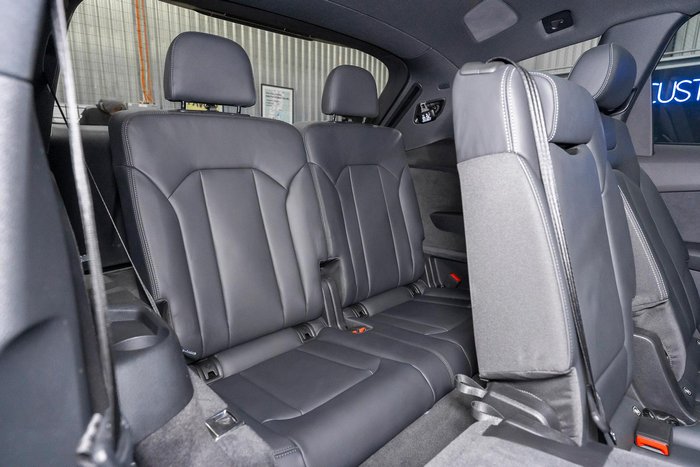 2023 Audi Q7 55 TFSI S line