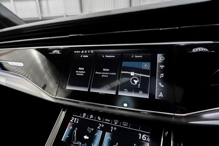 2023 Audi Q7 55 TFSI S line