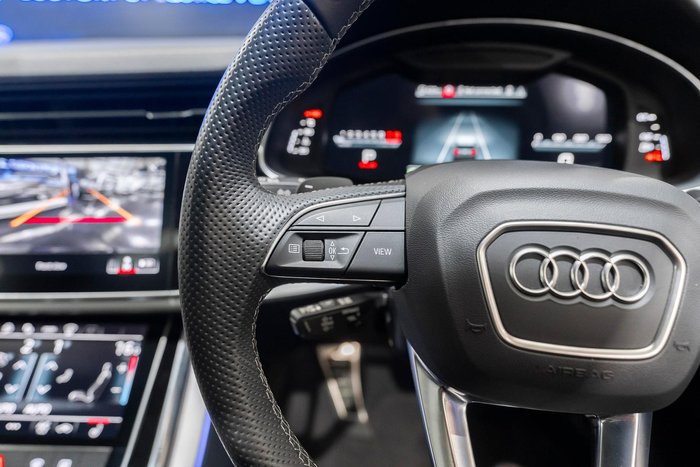 2023 Audi Q7 55 TFSI S line