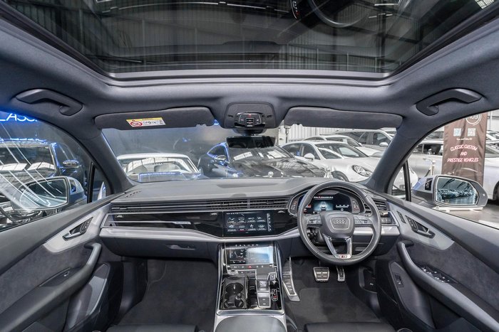 2023 Audi Q7 55 TFSI S line