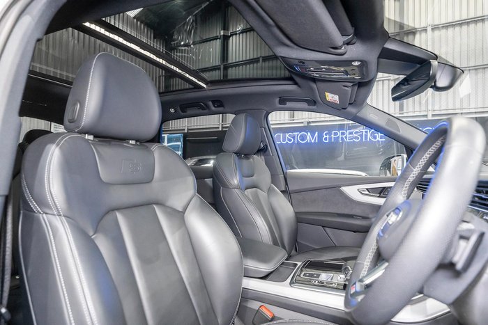 2023 Audi Q7 55 TFSI S line