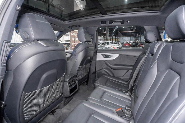 2023 Audi Q7 55 TFSI S line
