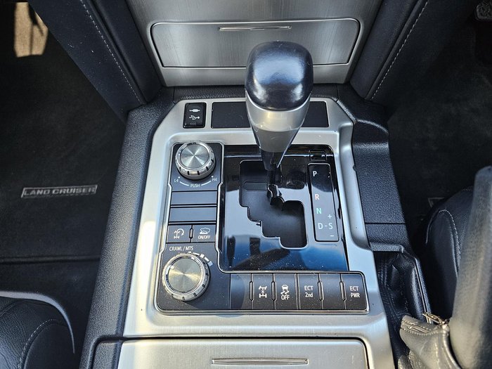 2017 Toyota Landcruiser VX VDJ200R 4X4 Dual Range Crystal Pearl