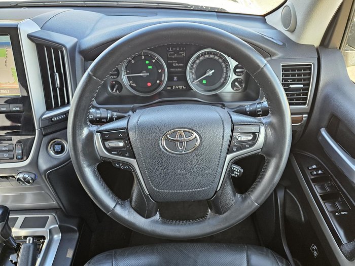 2017 Toyota Landcruiser VX VDJ200R 4X4 Dual Range Crystal Pearl