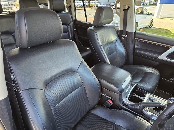 2017 Toyota Landcruiser VX VDJ200R 4X4 Dual Range Crystal Pearl