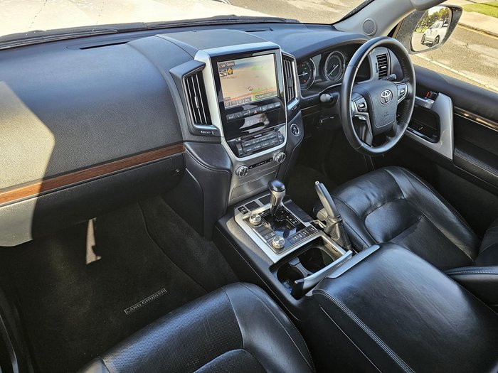 2017 Toyota Landcruiser VX VDJ200R 4X4 Dual Range Crystal Pearl