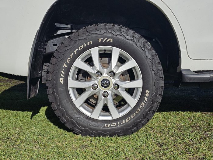 2017 Toyota Landcruiser VX VDJ200R 4X4 Dual Range Crystal Pearl