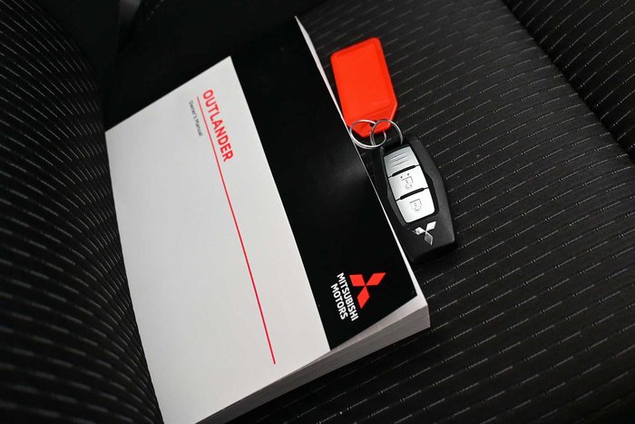2024 Mitsubishi Outlander ES