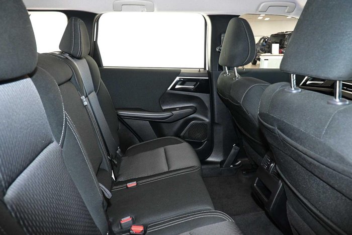 2024 Mitsubishi Outlander ES