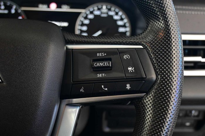 2024 Mitsubishi Outlander ES