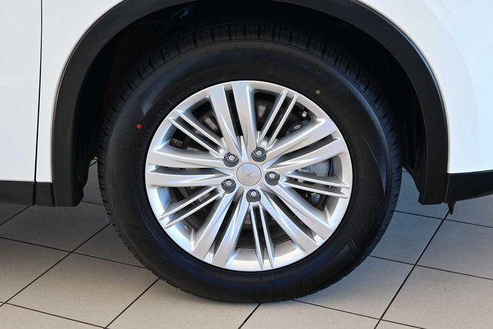 2024 Mitsubishi Outlander ES