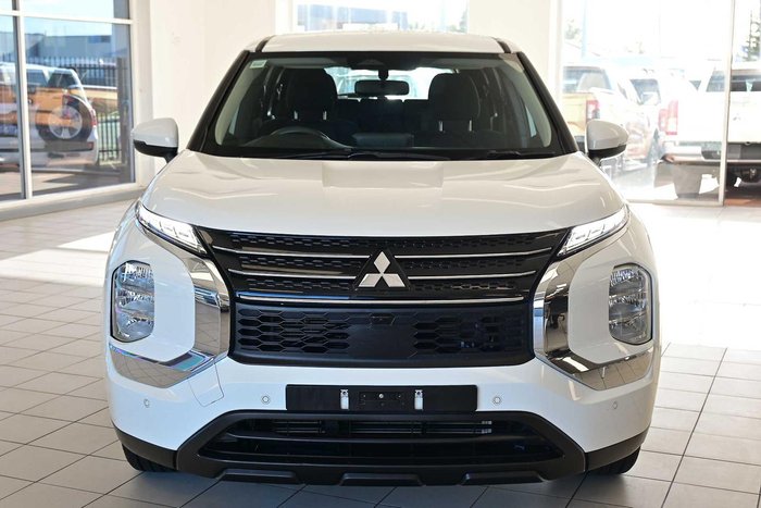 2024 Mitsubishi Outlander ES