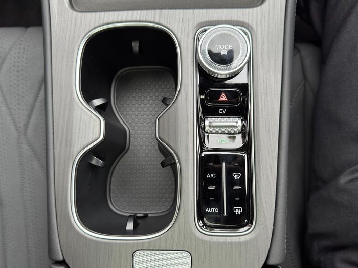 2025 Chery Tiggo 8 Super Hybrid Ultimate