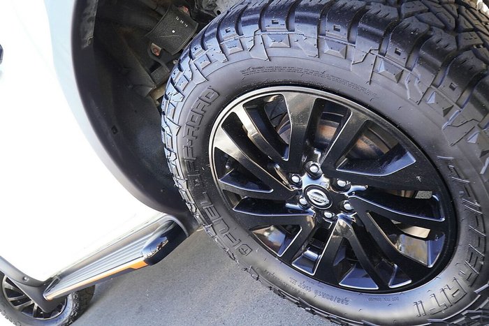 2019 Nissan Navara N-TREK
