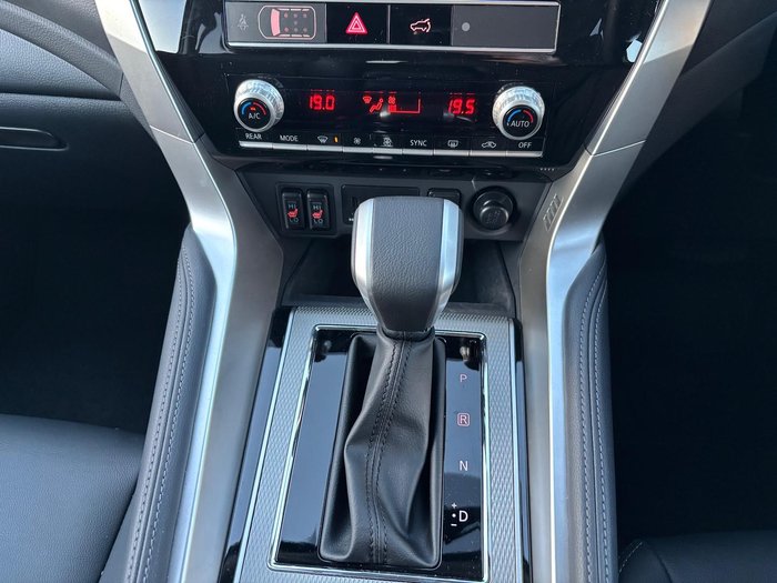 2024 Mitsubishi Pajero Sport Exceed