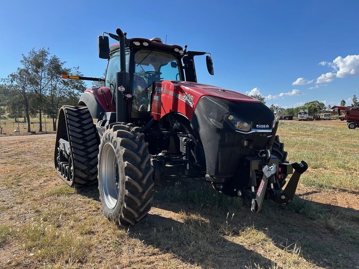 2022 CASE IH Magnum 340 Red
