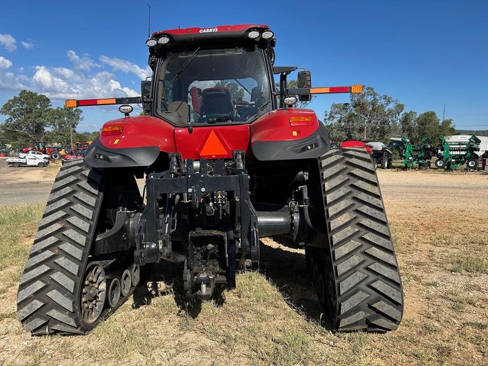 2022 CASE IH Magnum 340 Red