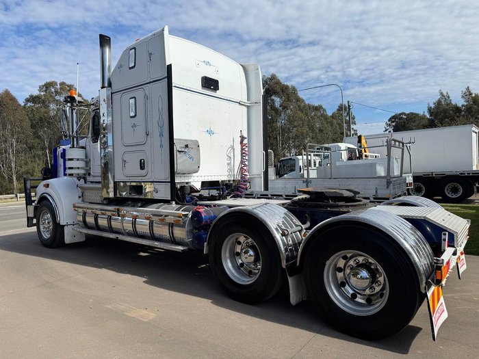 2011 Kenworth T909 WHITE