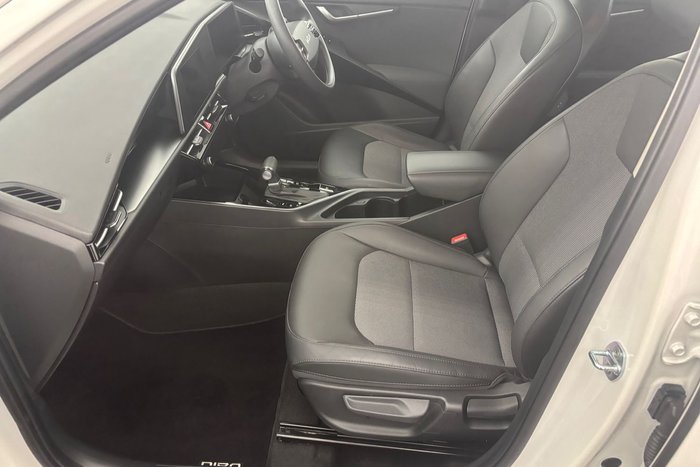 2022 Kia Niro Hybrid S