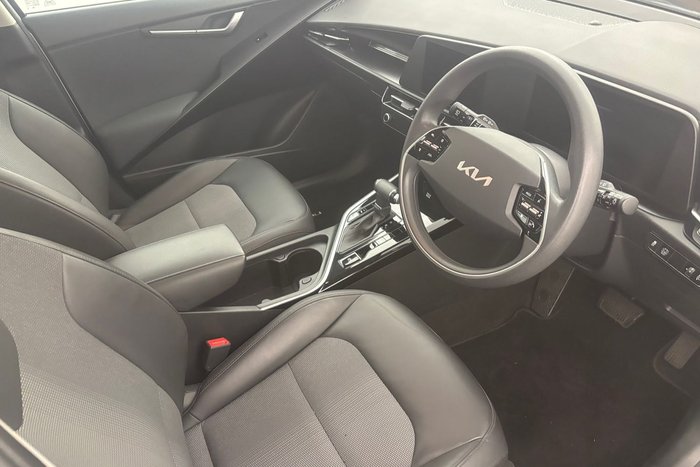 2022 Kia Niro Hybrid S