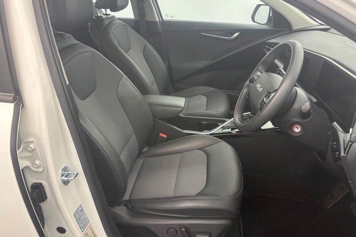 2022 Kia Niro Hybrid S