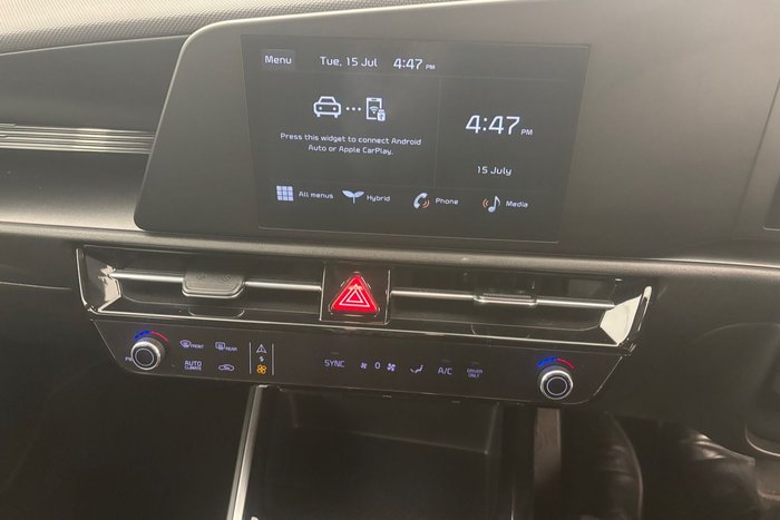 2022 Kia Niro Hybrid S