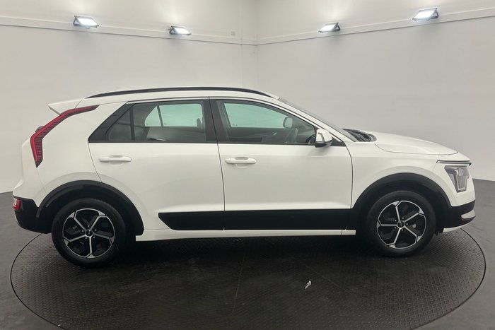 2022 Kia Niro Hybrid S