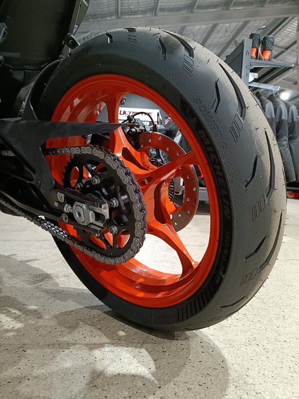 2025 KTM 390 DUKE ORANGE