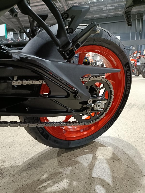 2025 KTM 390 DUKE ORANGE