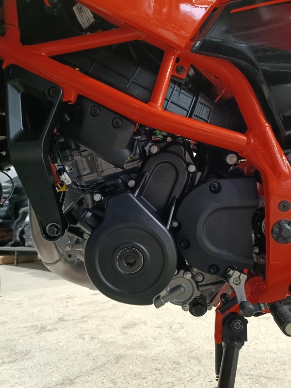2025 KTM 390 DUKE ORANGE