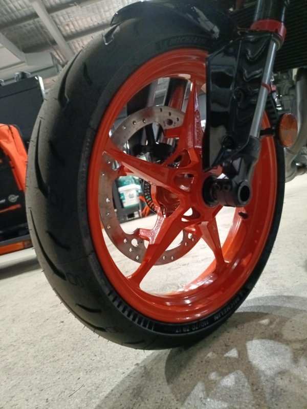 2025 KTM 390 DUKE ORANGE