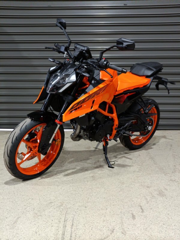 2025 KTM 390 DUKE ORANGE