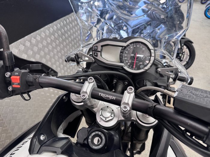 2016 Triumph TIGER 800 XRX WHITE