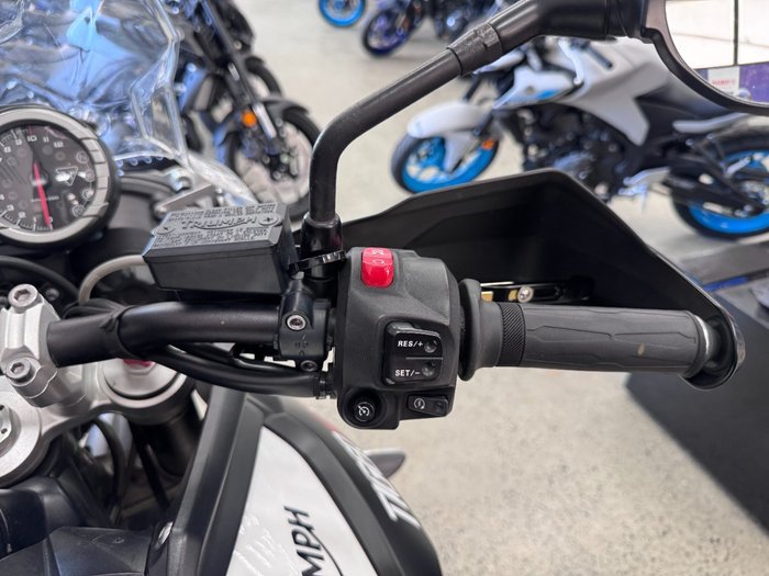 2016 Triumph TIGER 800 XRX WHITE