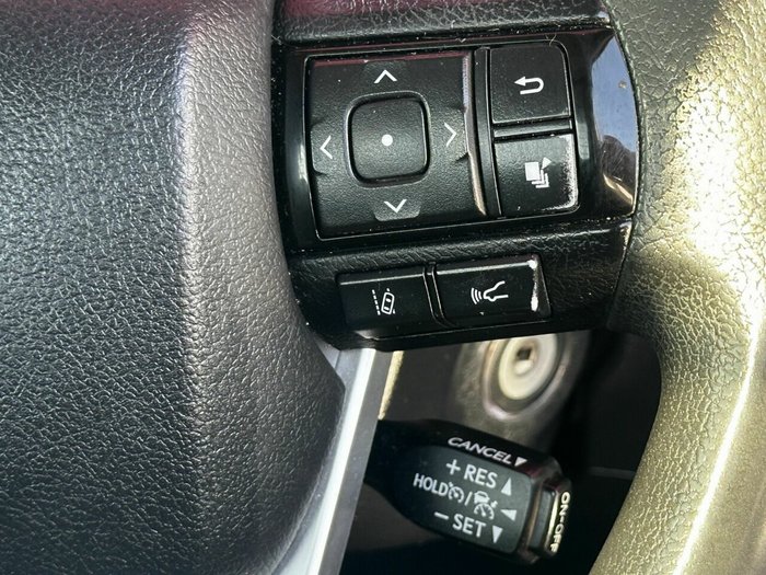 2019 Toyota Hilux SR