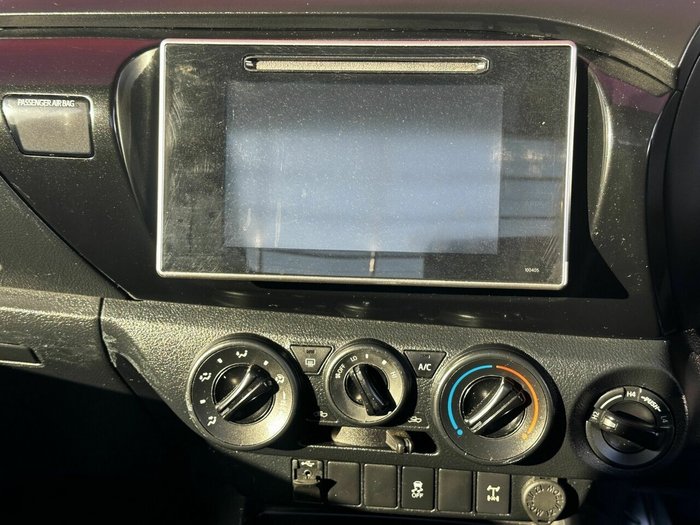2019 Toyota Hilux SR