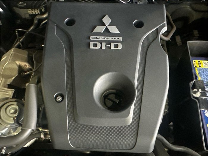 2016 Mitsubishi Pajero Sport Exceed