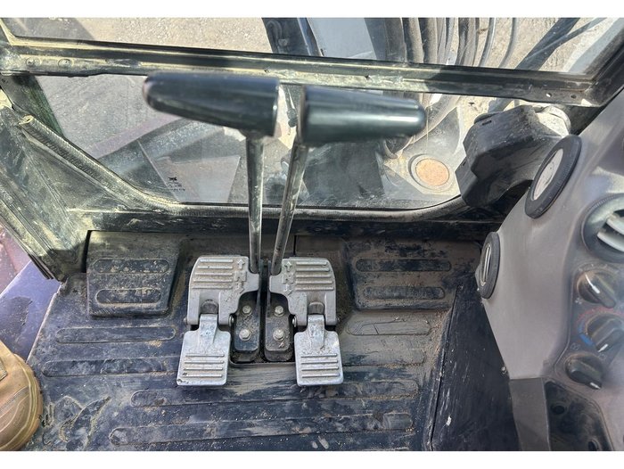2011 BOBCAT E50 Excavator 