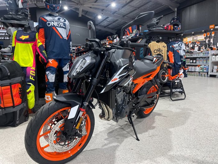 2023 KTM 890 DUKE GP BLACK