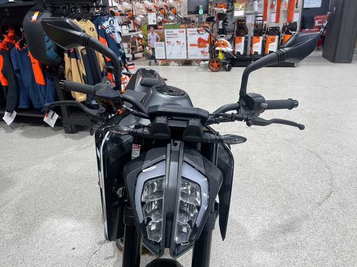2023 KTM 890 DUKE GP BLACK