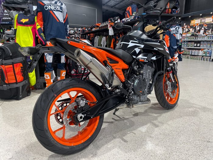 2023 KTM 890 DUKE GP BLACK