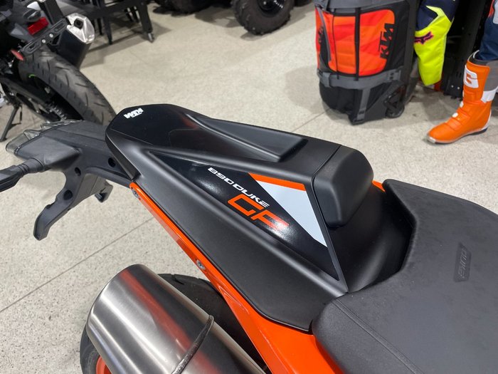 2023 KTM 890 DUKE GP BLACK