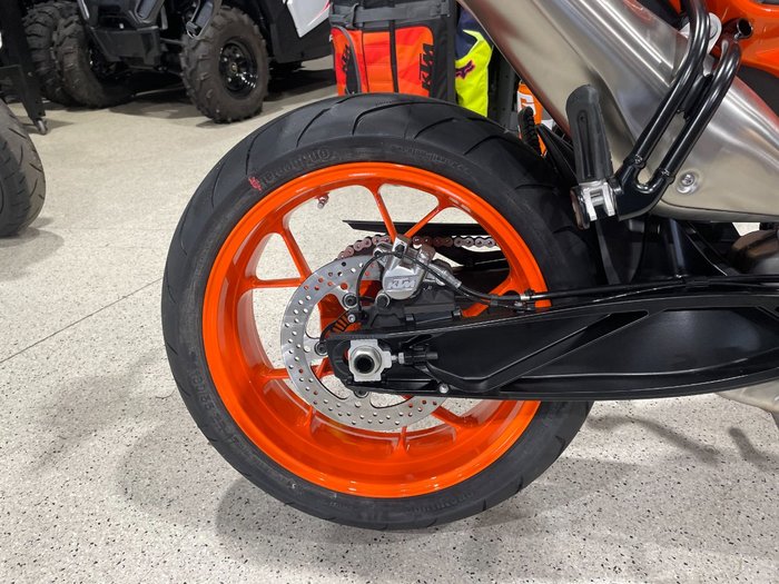 2023 KTM 890 DUKE GP BLACK