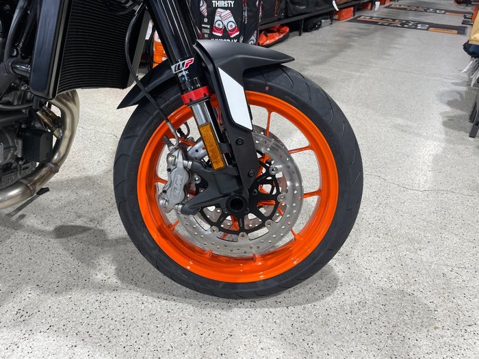 2023 KTM 890 DUKE GP BLACK