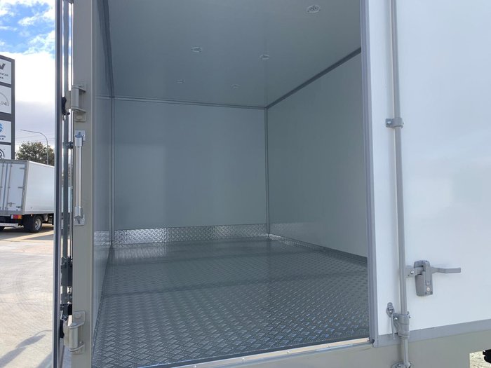 2025 Hyundai Mighty EX4/6 Pantech White