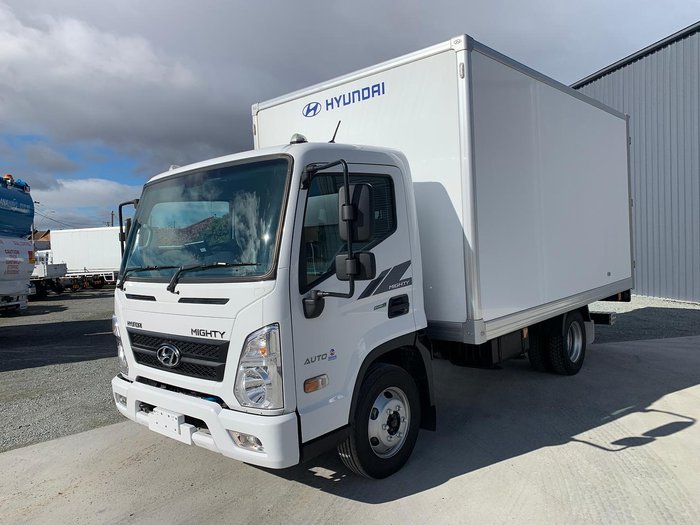 2025 Hyundai Mighty EX4/6 Pantech White